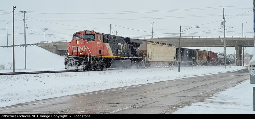 CN 2220